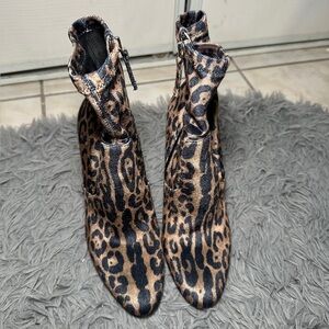 Steve Madden Edit Velvet Chunky Leopard Sock Booties in size 8.5.